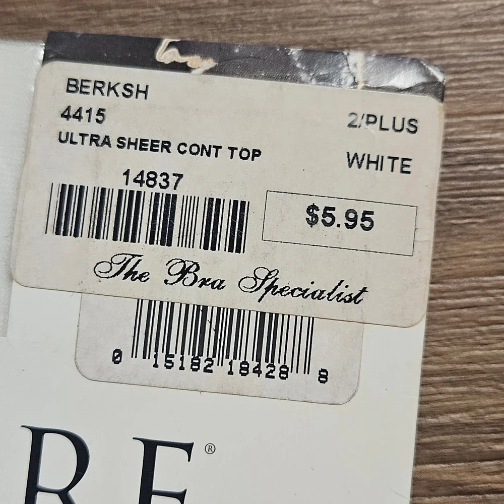 Berkshire Ultra Sheers Control Top Pantyhose White Sandalfoot Style 4415 2P NWT